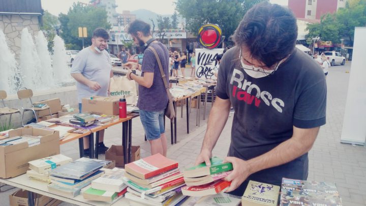 Se llevó a cabo una nueva Feria del Libro organizada por la biblioteca José H. Porto