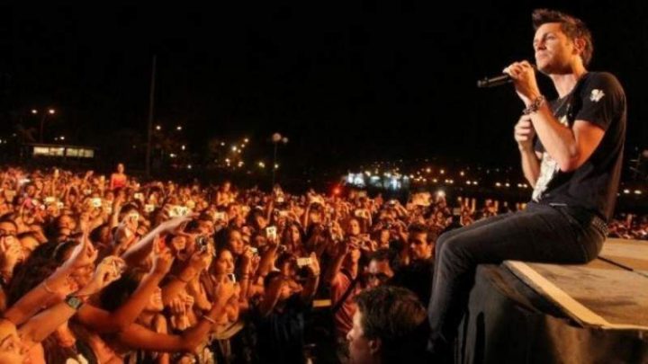 Axel llega a Villa Carlos Paz para celebrar el día de los enamorados