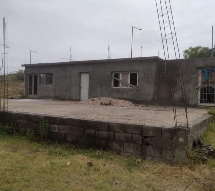 El Centro Vecinal de barrio Colinas realiza una venta de pollos para restaurar su sede El Centro Vecinal de barrio Colinas realiza una venta de pollos para restaurar su sede