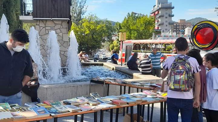 Exitosa convocatoria para la Feria del Libro de la Biblioteca José H. Porto