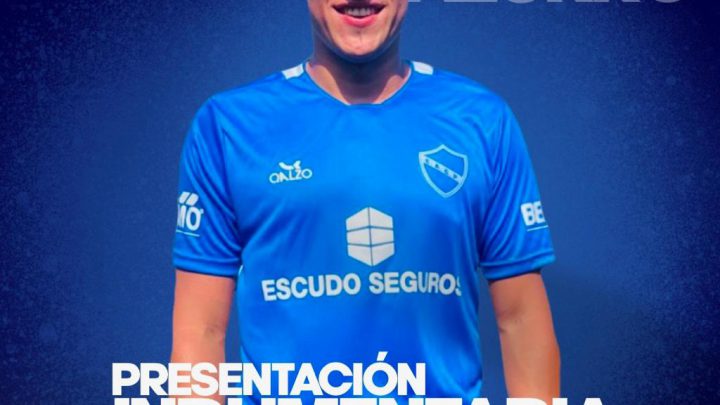 Atlético Carlos Paz presentó su nueva indumentaria para la temporada 2022