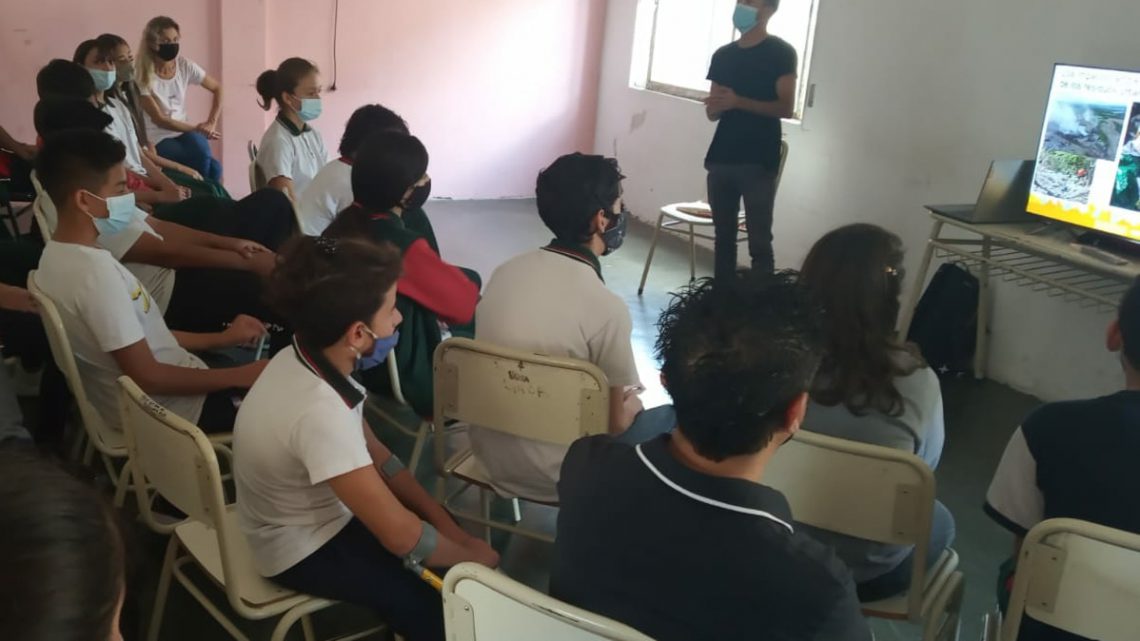 La Dirección de Ambiente realizó un encuentro de Gestión Integral de Residuos en el Ipem 365 René Favaloro La Dirección de Ambiente realizó un encuentro de Gestión Integral de Residuos en el Ipem 365 René Favaloro