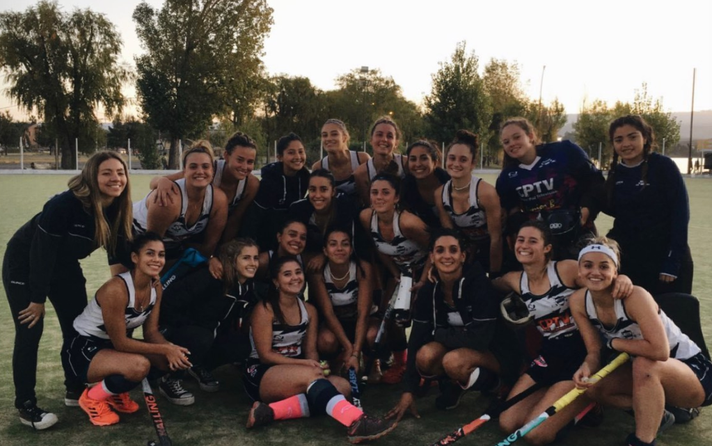 Hockey: Carlos Paz Rugby club obtuvo un triunfazo para meterse en zona de clasificación Hockey: Carlos Paz Rugby club obtuvo un triunfazo para meterse en zona de clasificación