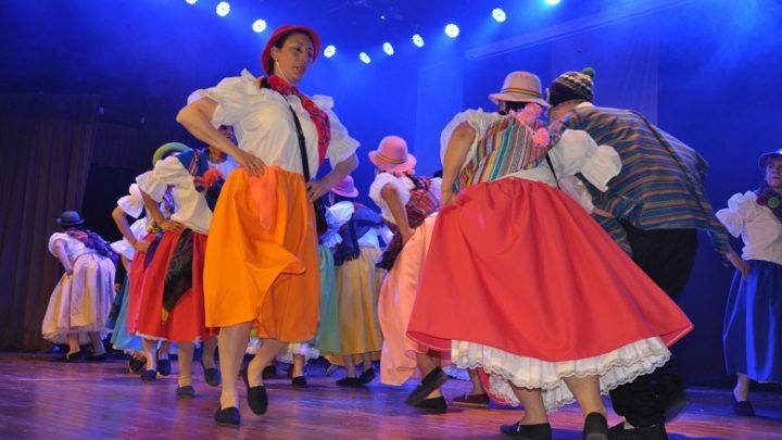 Certamen y muestra de folklore para vecinos de Carlos Paz
