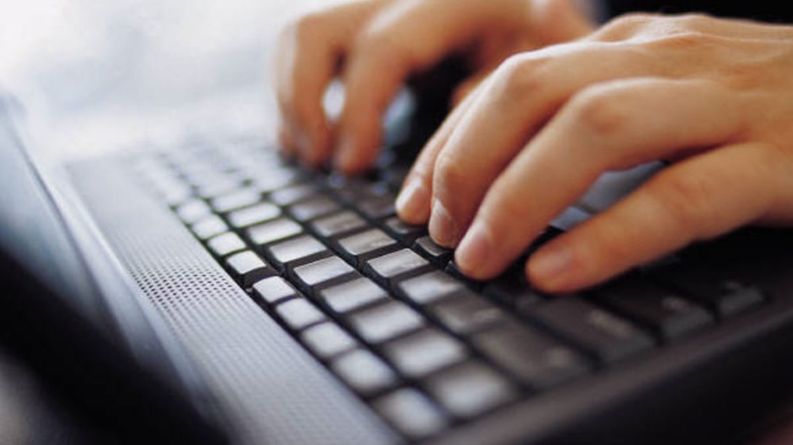 Cursos de computación inicial y diseño gráfico en Carlos Paz Cursos de computación inicial y diseño gráfico en Carlos Paz