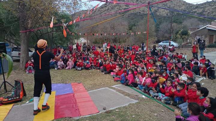 Nueva tarde de circo en barrio Cucú