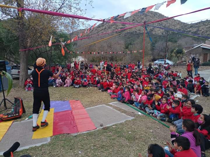 Nuevo show de circo en la costanera de Villa Carlos Paz