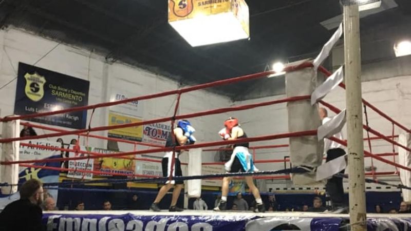 Ultimo festival de boxeo del año en el Club Sarmiento Ultimo festival de boxeo del año en el Club Sarmiento