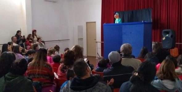 Funciones de títeres a beneficio de la Biblioteca José H. Porto  