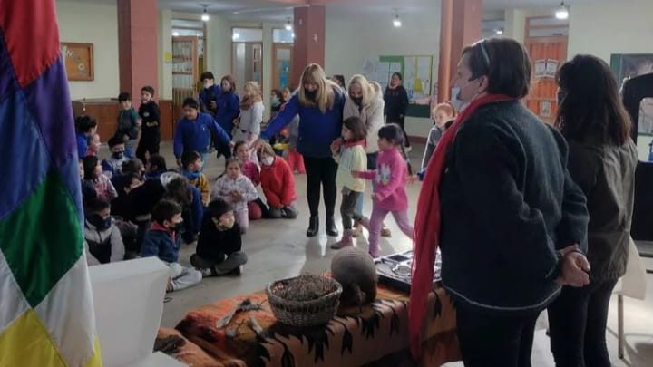 El Museo Municipal “La Memoria de Icho Cruz” se trasladó a las instituciones educativas