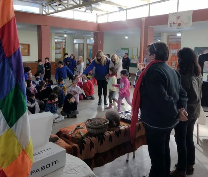 El Museo Municipal “La Memoria de Icho Cruz” se trasladó a las instituciones educativas El Museo Municipal “La Memoria de Icho Cruz” se trasladó a las instituciones educativas