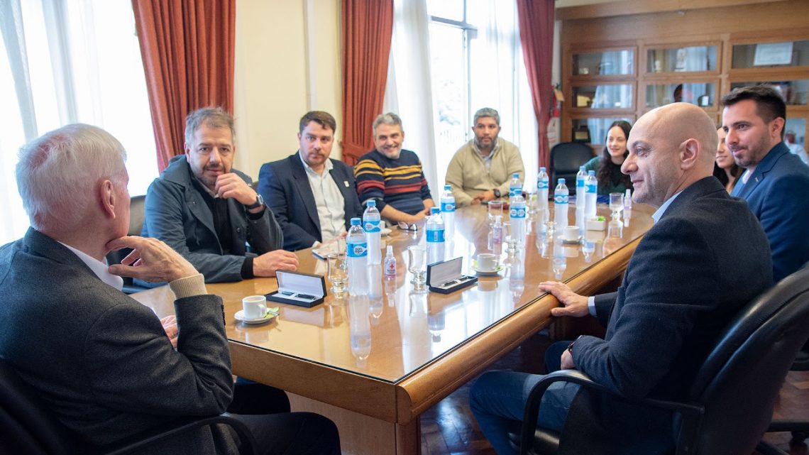 El gobierno municipal firmó un acta de compromiso con la Universidad Nacional de Córdoba para impulsar una Universidad Popular