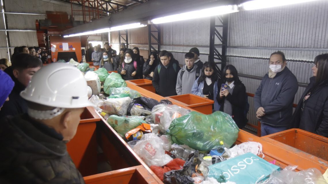 Establecimientos educativos visitan el Centro Ambiental Establecimientos educativos visitan el Centro Ambiental