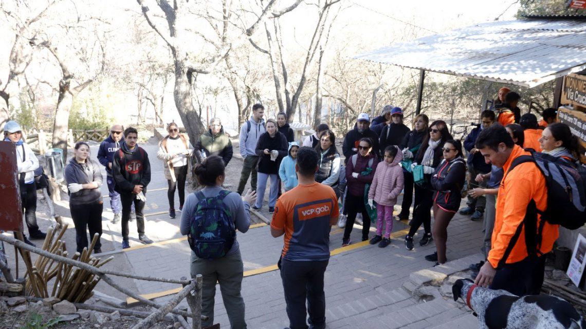 Jornada de recolección de residuos en el Cerro de la Cruz