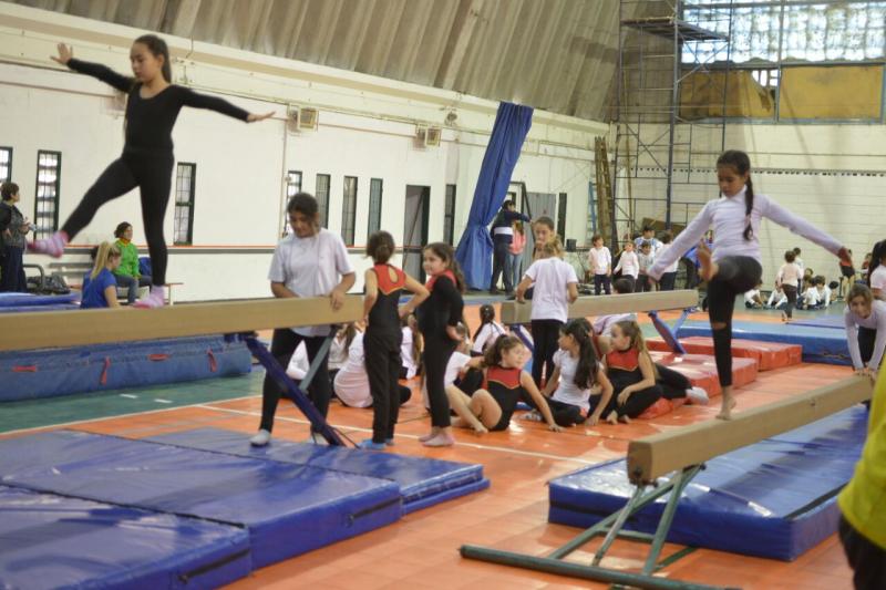 Nuevo encuentro de gimnasia artística deportiva Nuevo encuentro de gimnasia artística deportiva