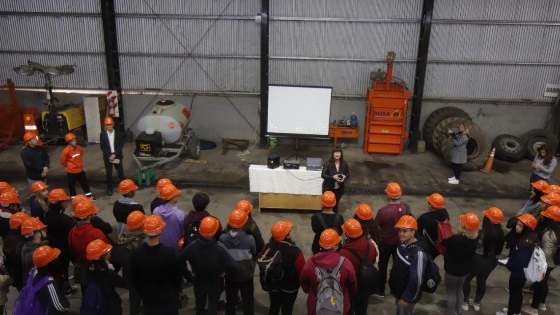 Continúan las visitas de centros educativos al Centro Ambiental Continúan las visitas de centros educativos al Centro Ambiental
