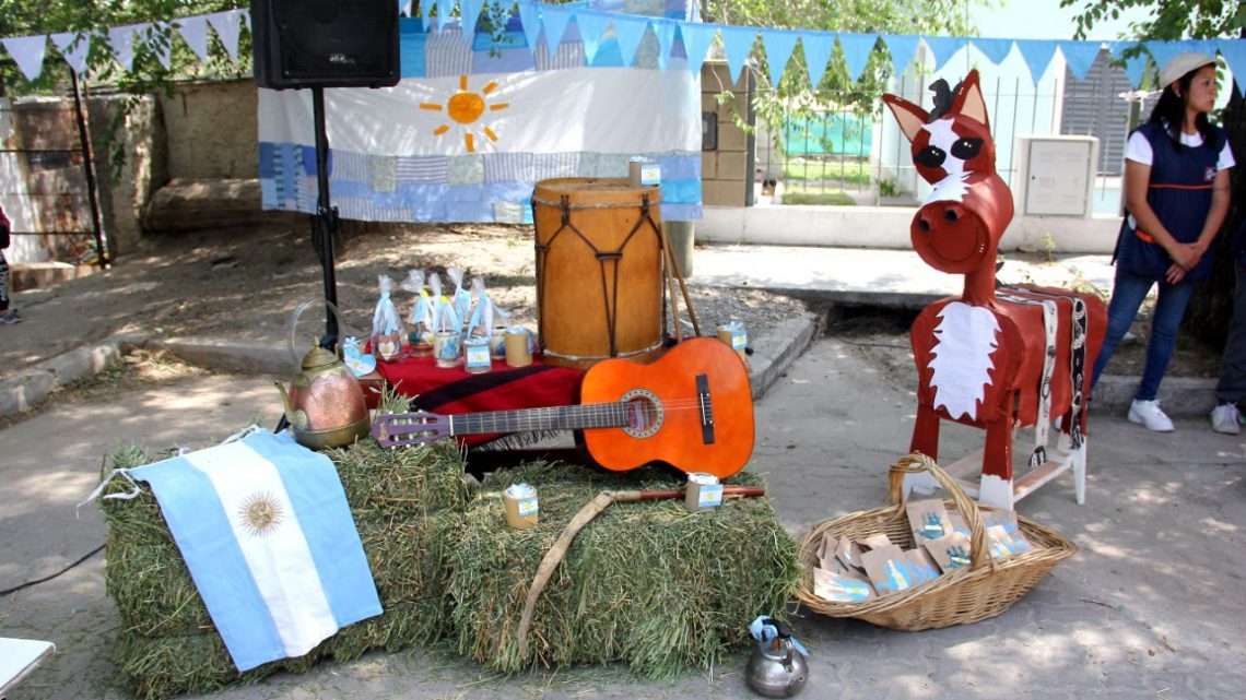 Festejos por el día de la tradición en el Centro Infantil Municipal del barrio El Canal Festejos por el día de la tradición en el Centro Infantil Municipal del barrio El Canal