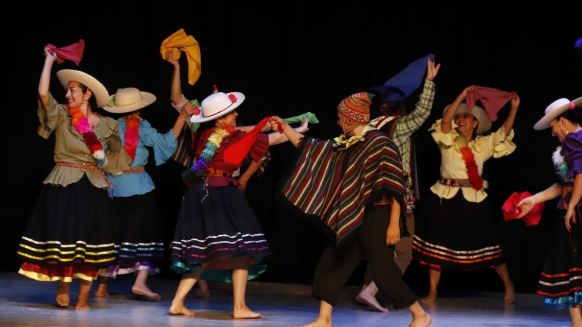 Exitosa muestra final del departamento de arte y movimiento