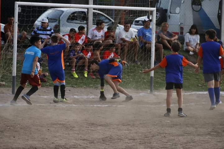 Gran cierre de año para las escuelas municipales de fútbol y handball