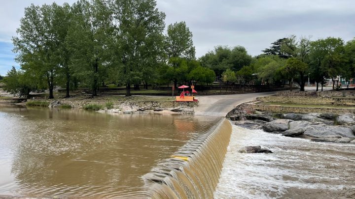Ingreso una importante creciente al Río San Antonio