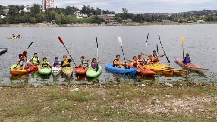 Escuela de remo y canotaje durante el verano