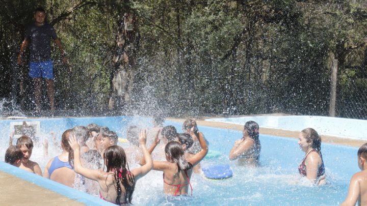 Acantonamiento para las escuelas de verano del Polideportivo Distrito  Sur