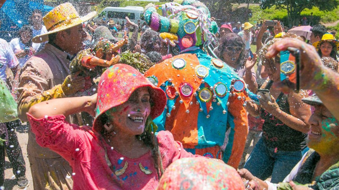 El carnaval salteño llega a Villa Carlos Paz