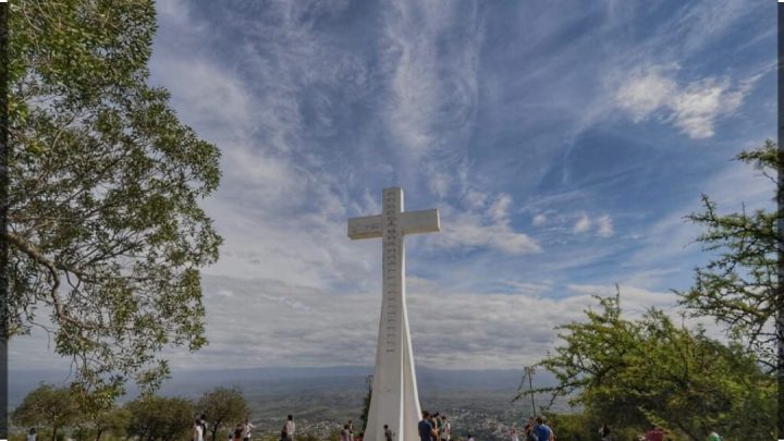 Nueva colecta de semillas nativas en el Cerro de la Cruz