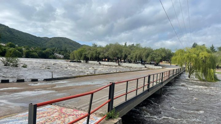 Ingresó una importante creciente al río San Antonio
