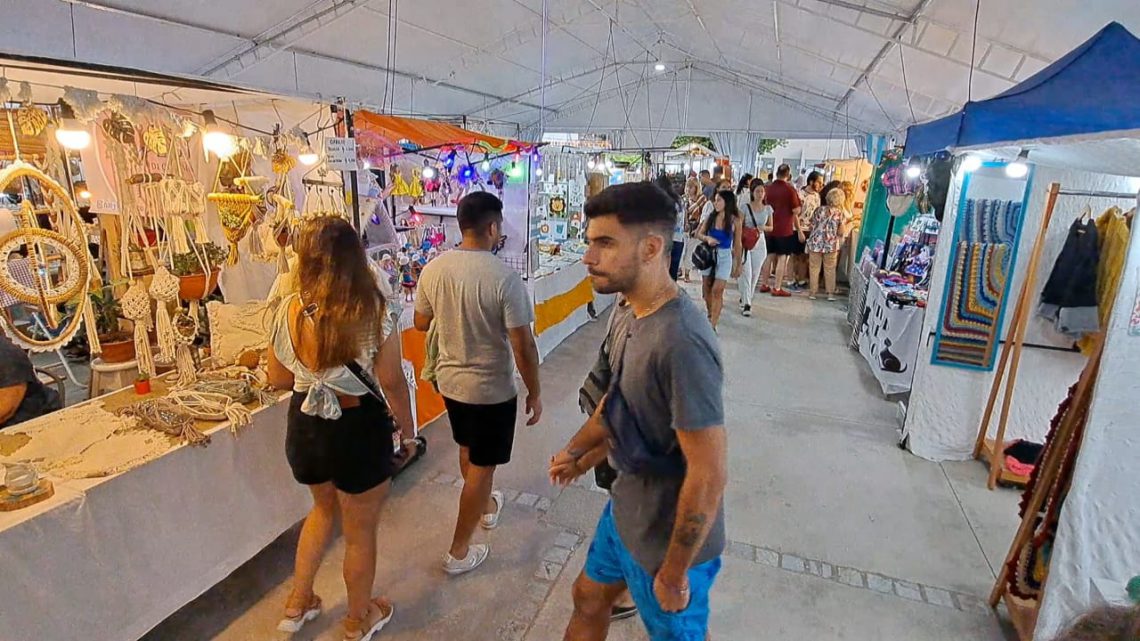La Feria de los Artesanos continúa durante los fines de semana La Feria de los Artesanos continúa durante los fines de semana