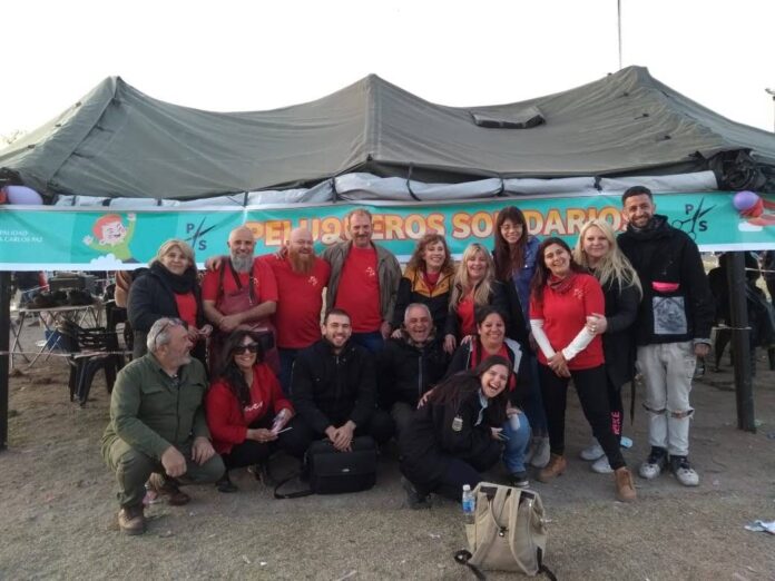 Maratón de peluqueros solidarios en Carlos Paz Maratón de peluqueros solidarios en Carlos Paz