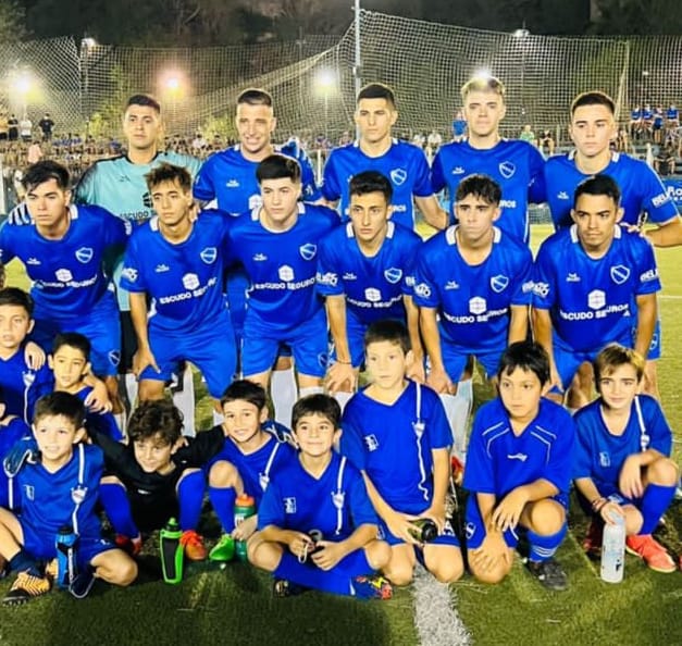 Atlético Carlos Paz obtuvo una importante victoria en su regreso a barrio La Cuesta Atlético Carlos Paz obtuvo una importante victoria en su regreso a barrio La Cuesta