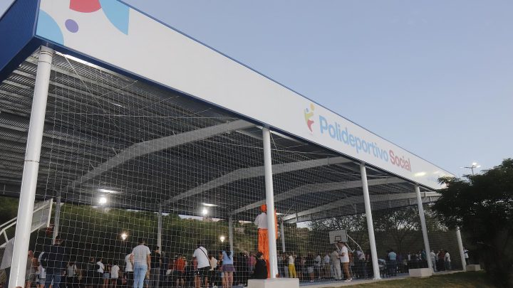 Se inauguró un nuevo polideportivo social en distrito oeste