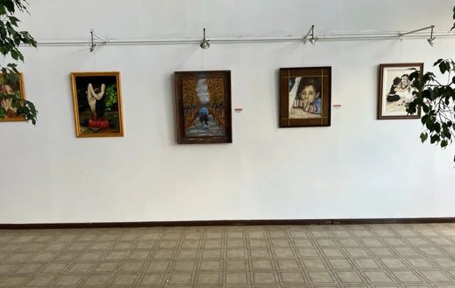 Se inauguran dos nuevas obras de artes en la Sala de Convenciones