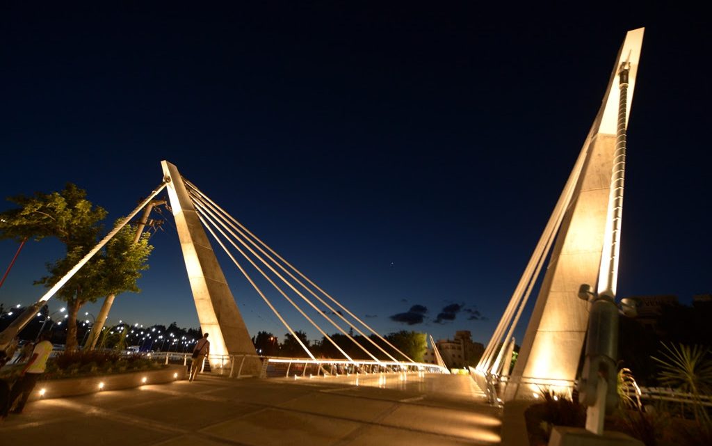 El puente Centenario se vestirá de estrella durante el fin de semana El puente Centenario se vestirá de estrella durante el fin de semana