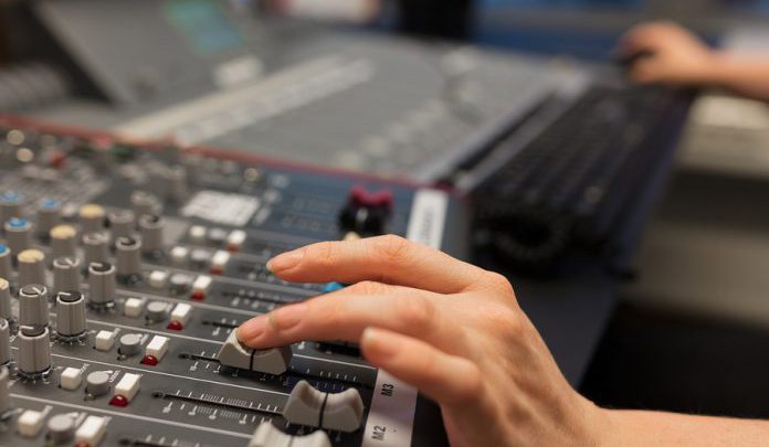 La Casa de la Juventud presentó un nuevo programa de formación para radio