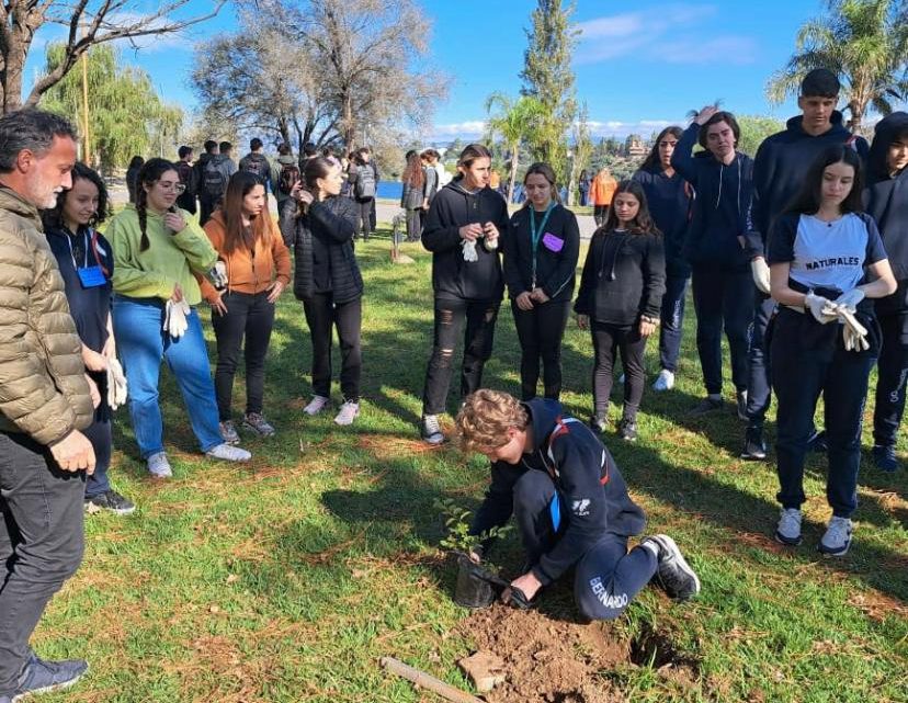 Villa Carlos Paz conmemoró el Día del Ambiente con distintas actividades en espacios verdes Villa Carlos Paz conmemoró el Día del Ambiente con distintas actividades en espacios verdes