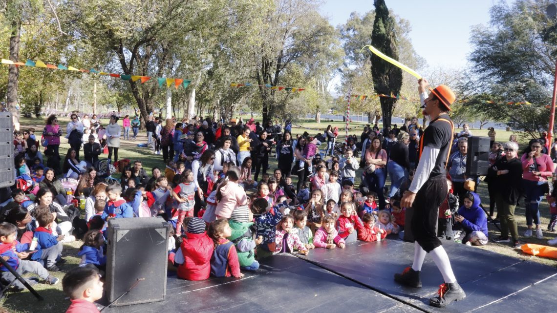 Se celebró el Día de los Jardines de Infantes y Maestras Jardineras en Carlos Paz Se celebró el Día de los Jardines de Infantes y Maestras Jardineras en Carlos Paz