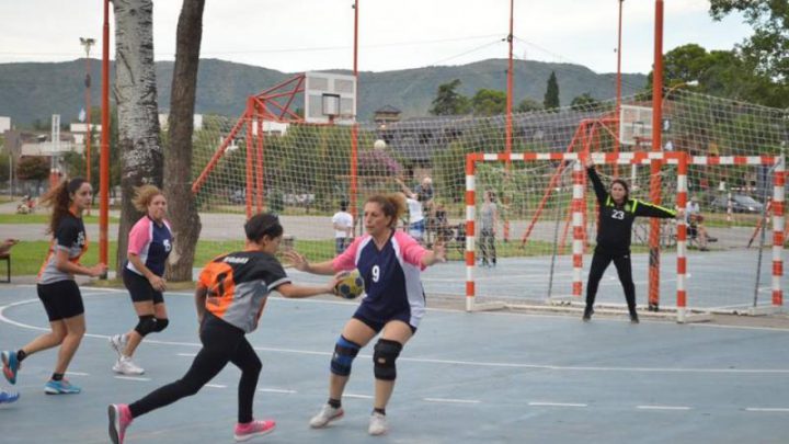 El equipo de handball de Carlos Paz continua su participación en el torneo cordobés