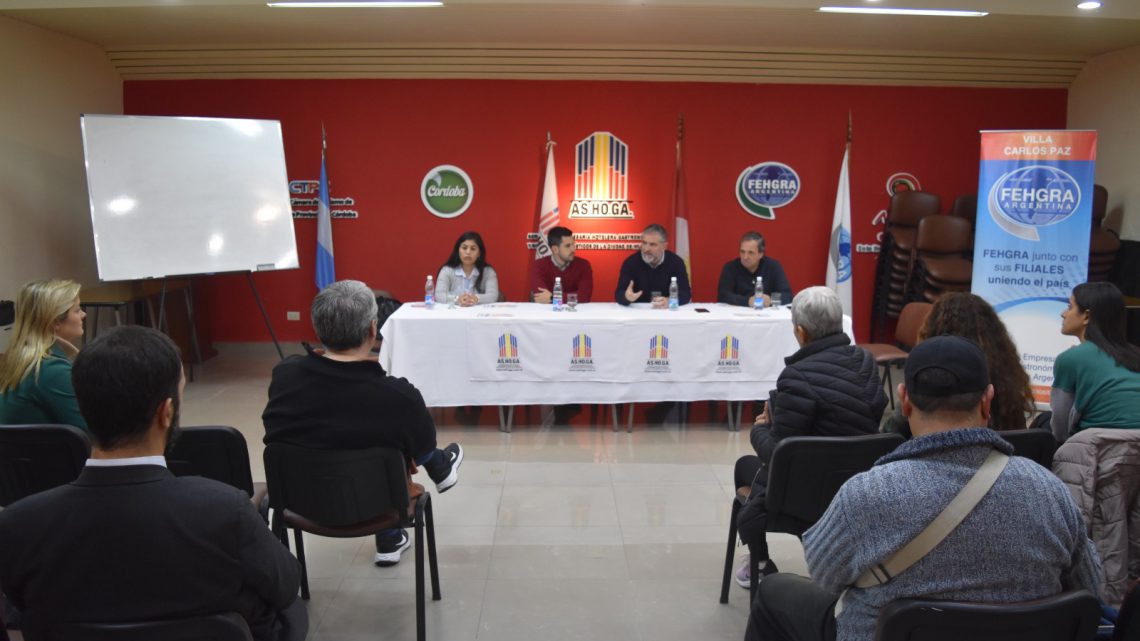 Integrantes de la Defensoría del Pueblo se reunieron con dirigentes de ASHOGA Integrantes de la Defensoría del Pueblo se reunieron con dirigentes de ASHOGA