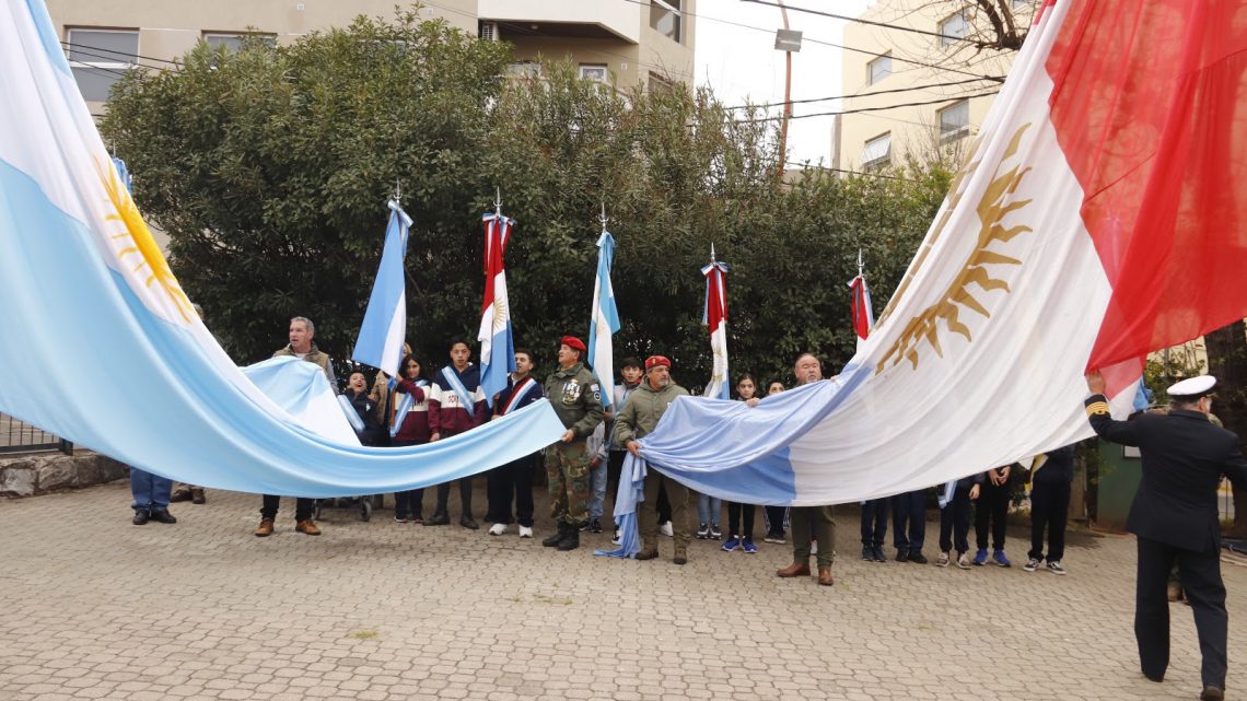 Villa Carlos Paz conmemoró el Día de la Independencia Villa Carlos Paz conmemoró el Día de la Independencia