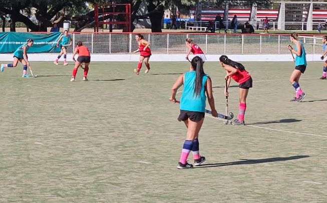Las chicas del Carlos Paz Rugby Club  se preparan para retomar la competencia oficial