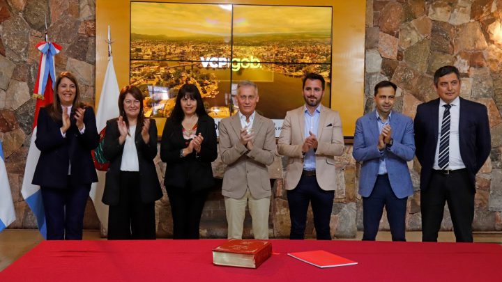 El intendente Esteban Avilés presentó a su nuevo equipo de gobierno