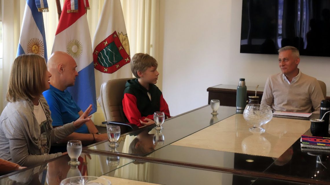 Alumnos que participaron de las olimpiadas nacionales e internacionales fueron reconocidos por la Municipalidad Alumnos que participaron de las olimpiadas nacionales e internacionales fueron reconocidos por la Municipalidad