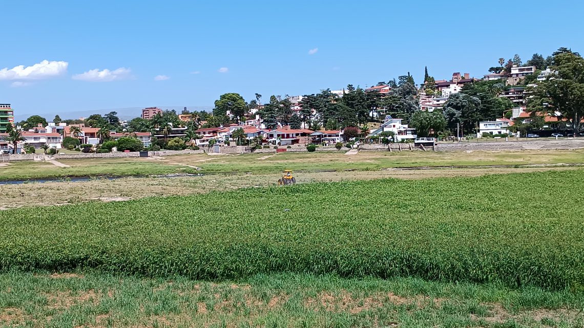 Continúan los arreglos, mantenimientos y limpiezas de espacios verdes en Carlos Paz