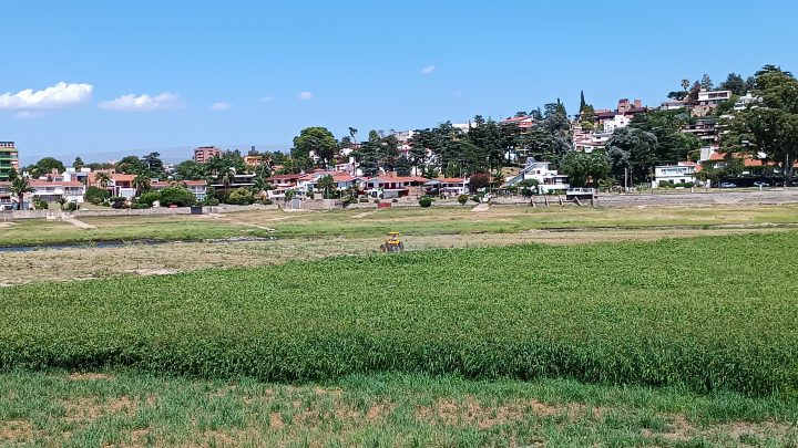 Continúan los arreglos, mantenimientos y limpiezas de espacios verdes en Carlos Paz