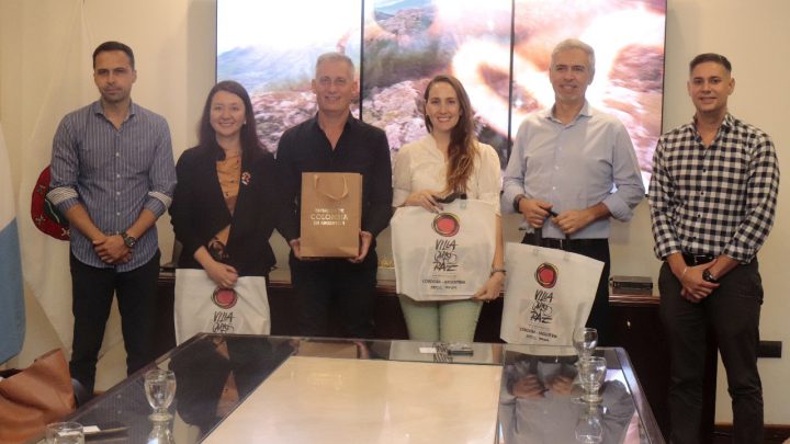 Villa Calos Paz recibió una delegación de la Embajada de Colombia