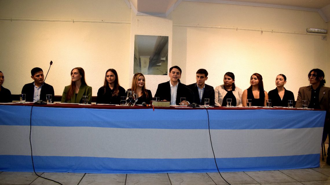 Asumieron las nuevas autoridades del Parlamento Juvenil Asumieron las nuevas autoridades del Parlamento Juvenil