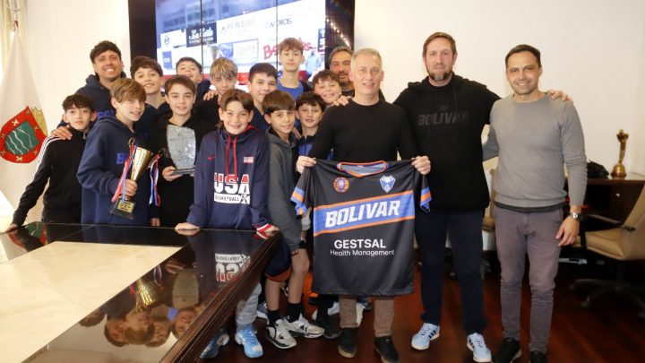 El Intendente Esteban Avilés reconoció a la U13 de Bolívar que salió campeona Provincial