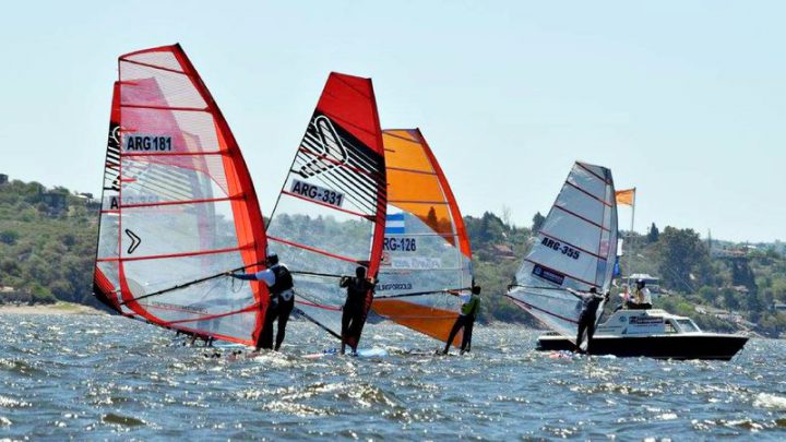 Villa Carlos Paz es sede del Campeonato Sudamericano de Windsurf